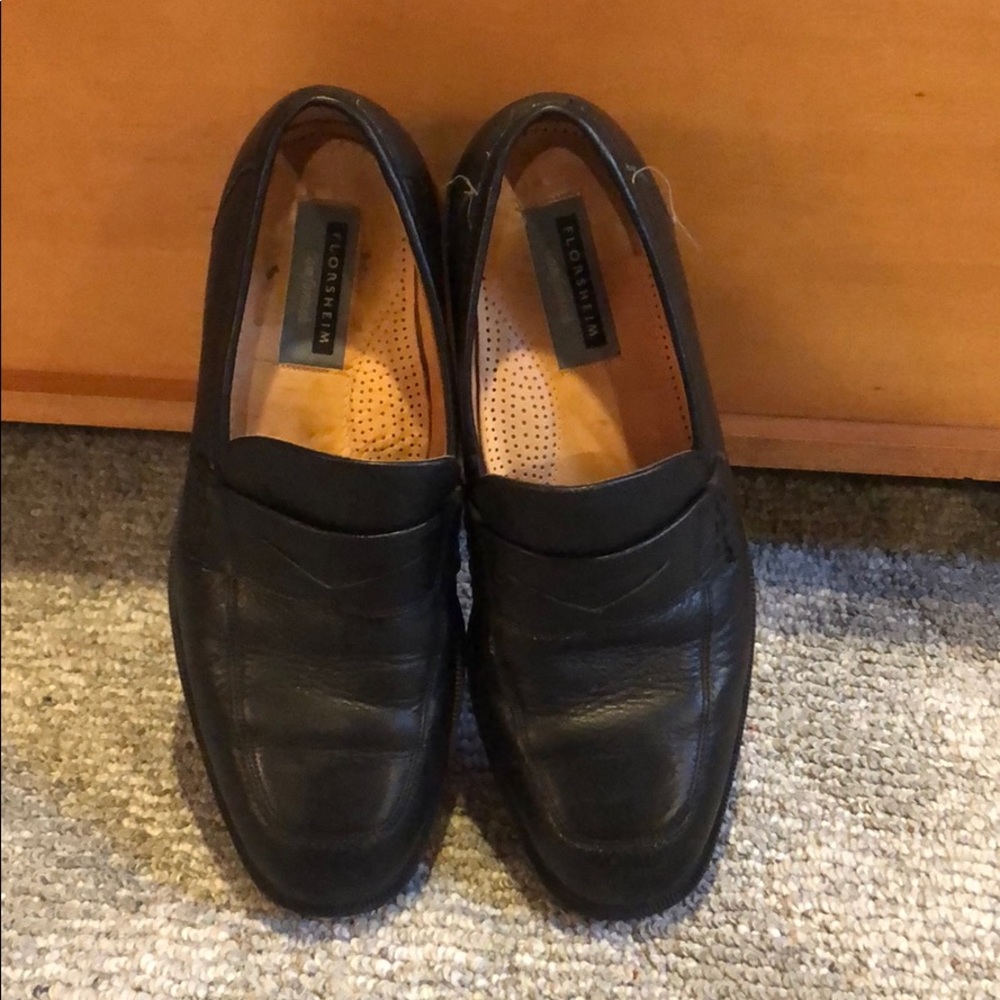 Men’s Florsheim size 10 1/2 dress shoes